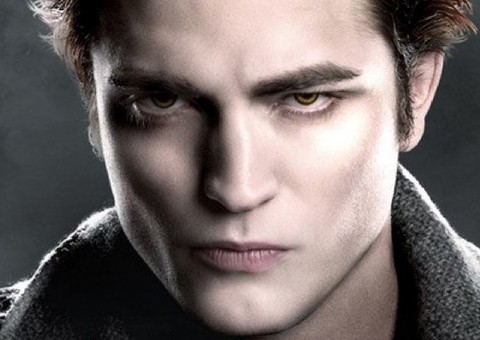 Robert Pattinson fala sobre Cinquenta Tons de Cinza: "É estranho"