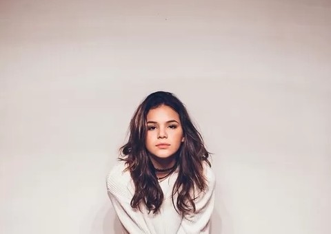Bruna Marquezine posa sexy e recebe elogios 