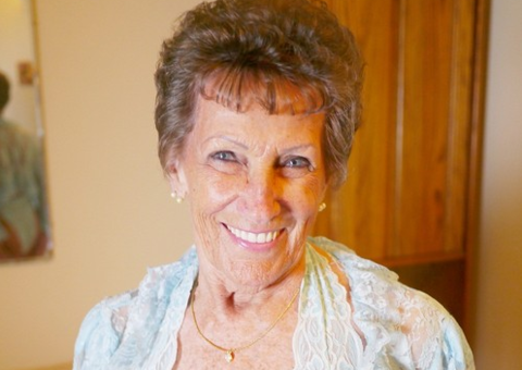 Atriz pornô de 80 anos adora orgias e já dormiu com mais de mil homens