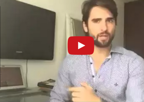 Conheça o advogado gato que ficou famoso na internet falando sobre a bíblia