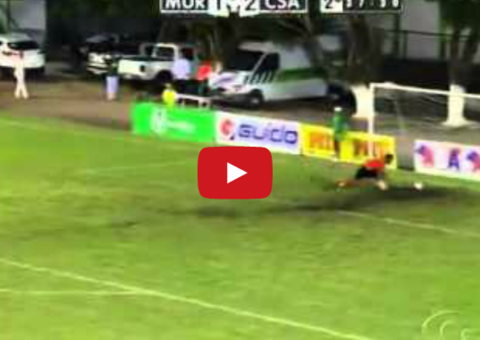 Campeonato Alagoano tem gol bizarro. Assista vídeo