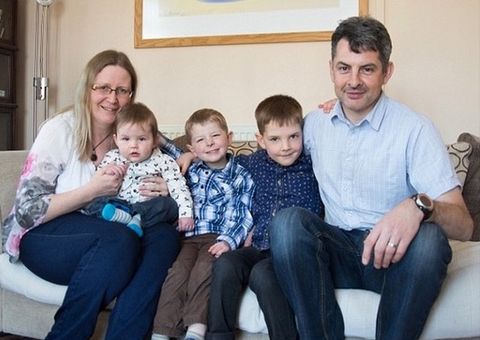 Mãe ‘morre' por 11 minutos durante parto e revive sem lembrar gravidez