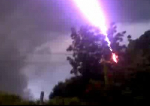 Idosa morre após ser atingida por um raio no AM