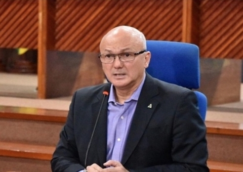 Alfredo denuncia Menezes por 'fake news' sobre faturamento da ZFM