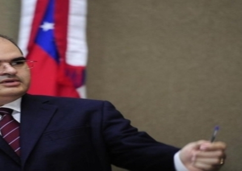 Juíza proíbe Nicolau de usar cadastro de pacientes para obter votos