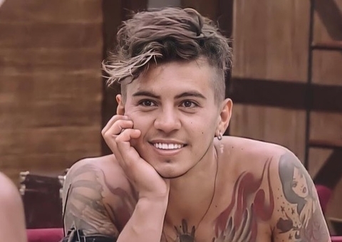 Biel encontra papel e web acusa Record de manipulação: 'bilhete?'