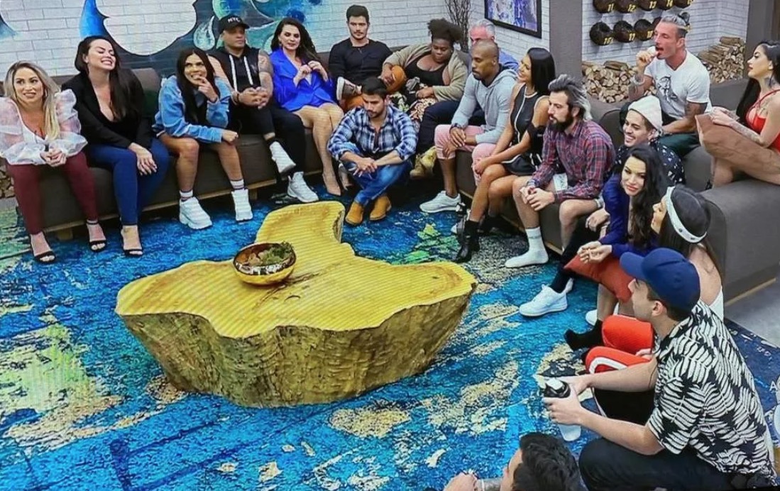 Eliminados de 'A Fazenda' voltarão a ser confinados com participantes