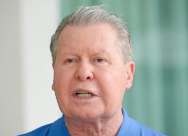 Arthur Neto rebate Bolsonaro e diz que prescrever cloroquina é 'cretinice'