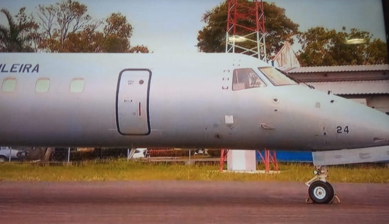 Pacientes passam mal na porta do avião e tem transferência adiada em Manaus