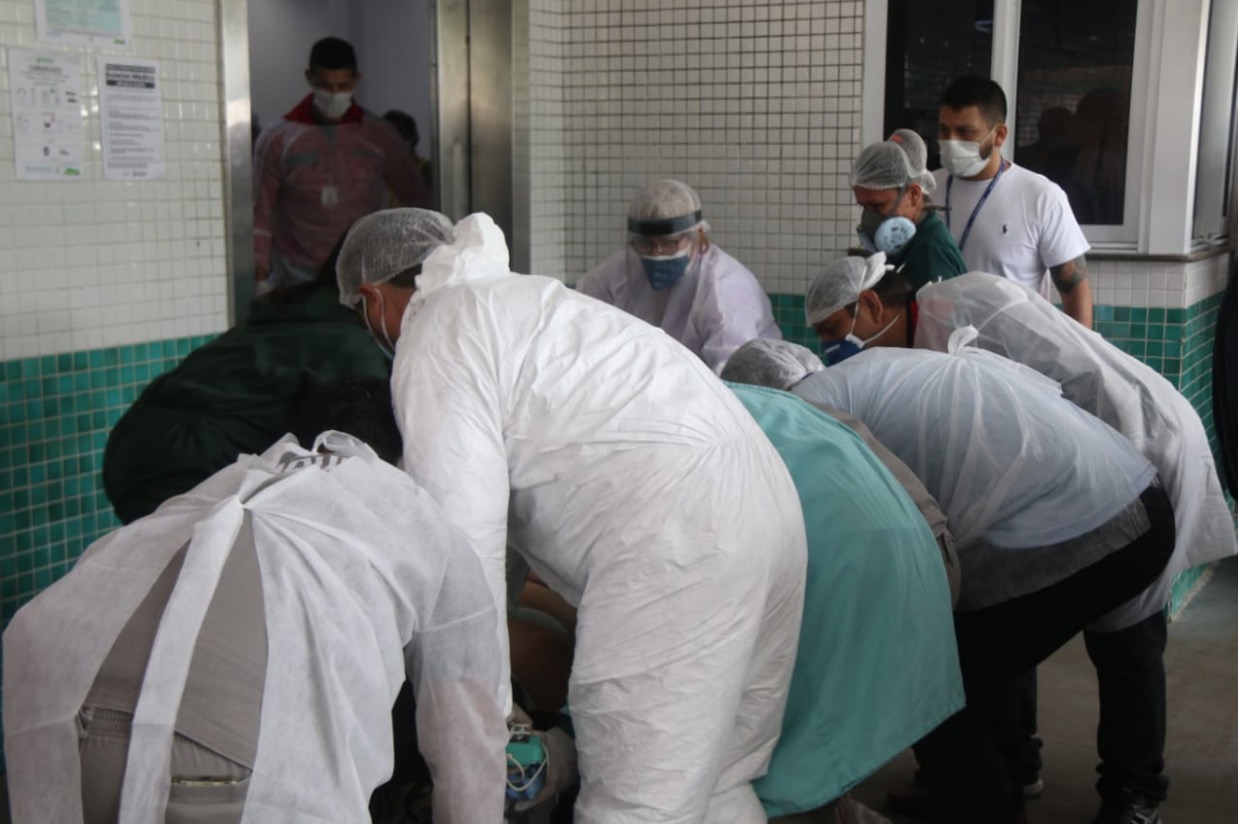 'Explosão de casos em Manaus é de nova cepa', diz epidemiologista