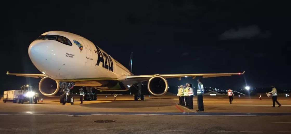 Avião para levar oxigênio a Manaus chega a Campinas