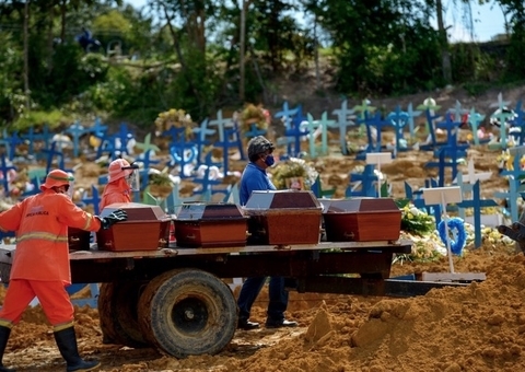 Óbitos por Covid-19 em Manaus é 22% maior que na primeira onda da doença 