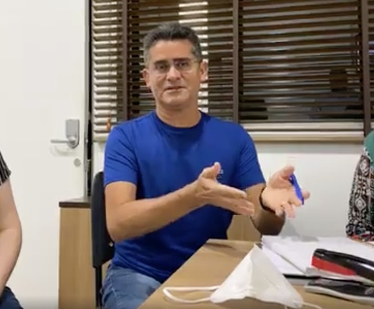 Acusado de favorecer servidores na vacinação, prefeito culpa Governo do AM