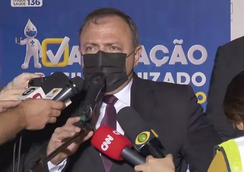 Pazuello chega a Manaus para fiscalizar distribuição de vacinas 