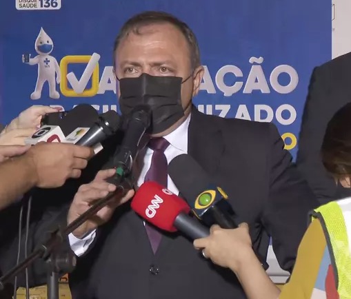 Pazuello chega a Manaus para fiscalizar distribuição de vacinas 