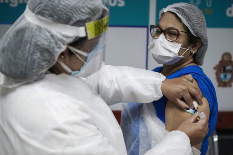 TCE divulga lista oficial de vacinados contra covid em Manaus; confira