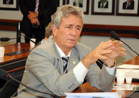 Carlos pede que  denúncia de maus-tratos na Embrapa seja  investigada  