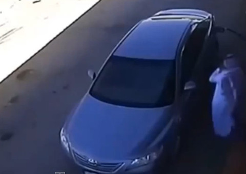 Homem esquece que estava abastecendo o carro e o pior acontece. Veja: