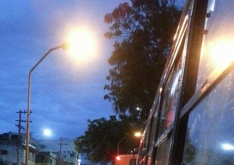 Flagra no T1 mostra motorista querendo se dar bem