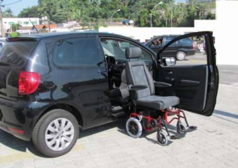 Amazonastur discute melhorias no transporte para o turismo adaptado