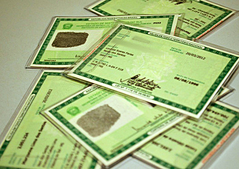 Roubo de identidade: Assis vira Raimundo