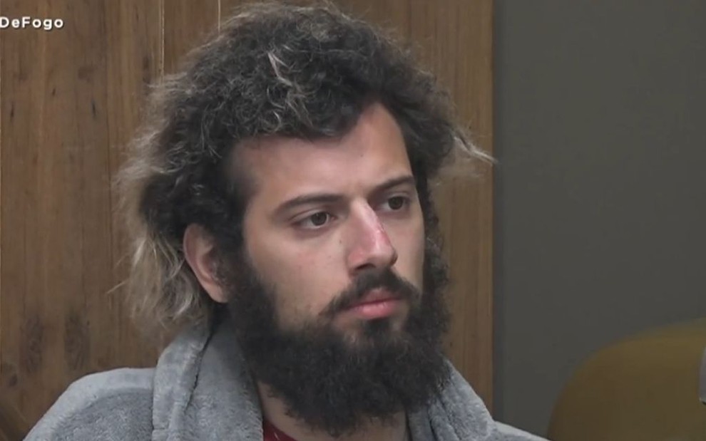 A Fazenda: Cartolouco fica sem tomar banho e incomoda peões com odor 