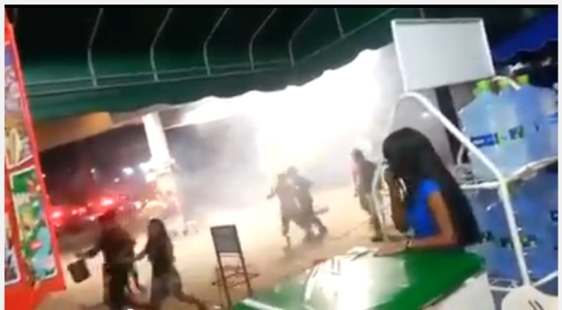 Polícia usa balas de borracha e gás para dispersar pagodeiros