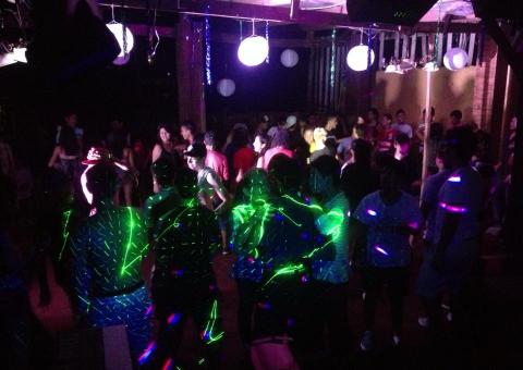  Boate funciona clandestinamente em área residencial de Manaus