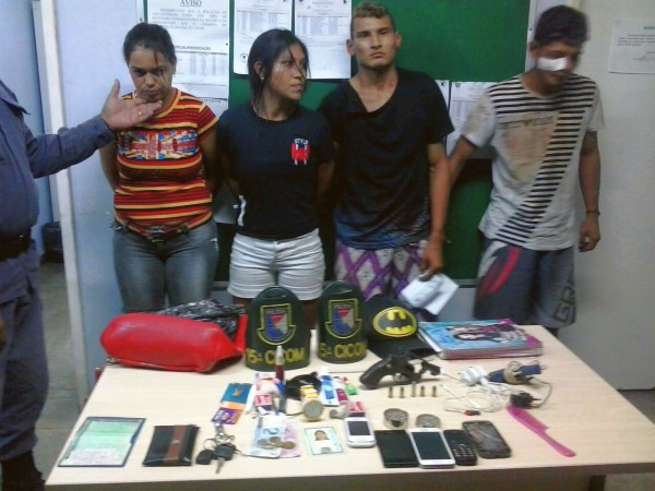 Casais criminosos saem para assaltar