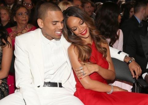 Namoro de Rihanna e Chris Brown inspira série de TV