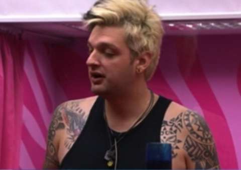   Cássio decidido separar o casal gay