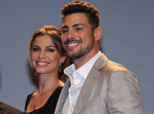 Cauã Reymond e Grazi Massafera passam réveillon juntos em Alagoas