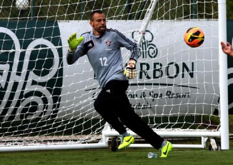 Cavalieri lamenta fase, mas diz que Flu depende só de si