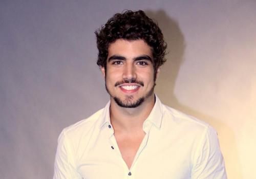 Record pretende contratar Caio Castro