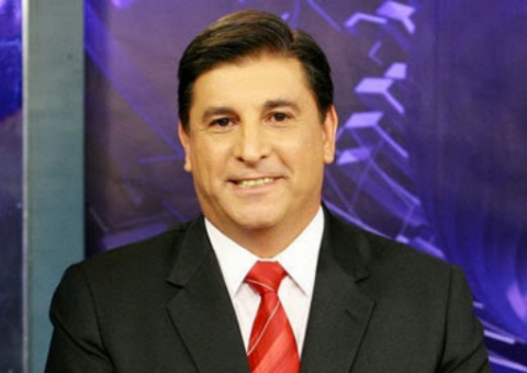 Em recuperação, Carlos Nascimento volta ao trabalho