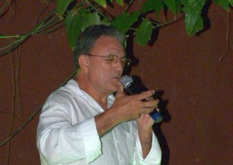 Sarau da Maria faz apresentação na Casa Museu Eduardo Ribeiro