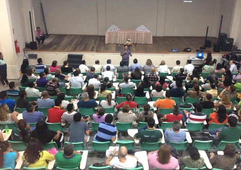 Educação melhora com aplicativo  entregue a professores
