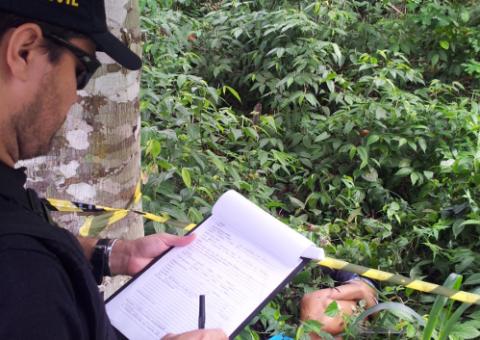 Polícia identifica  homem encontrado com tiros na cabeça na Estrada do Turismo