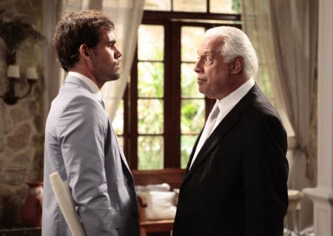 César quase morre afogado após Ninho joga-ló na piscina