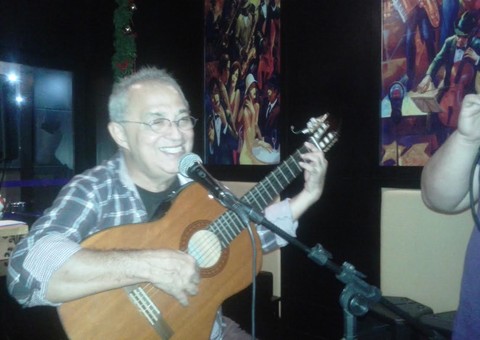 Música popular vai ao shopping com César Ribeiro