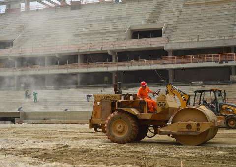 Obras da Arena da Baixada para a Copa do Mundo "avançam na direção certa"