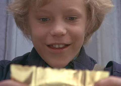 Saiba como está o ator que fez Charlie no primeiro "A Fantástica Fábrica de Chocolates"