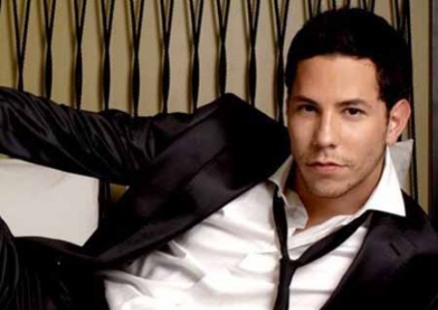 Ex-RBD Christian Chávez lança "Buenas Noches", ouça