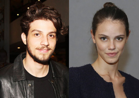 Laura Neiva comemora aniversário com Chay Suede e dá como certo o romance