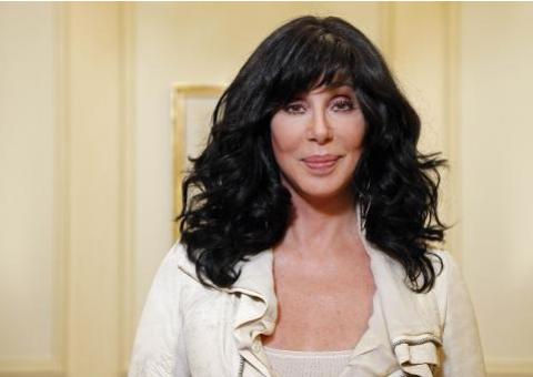 Cher lança primeiro álbum em 12 anos