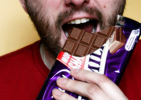 Chocolate diminui riscos de ter derrame