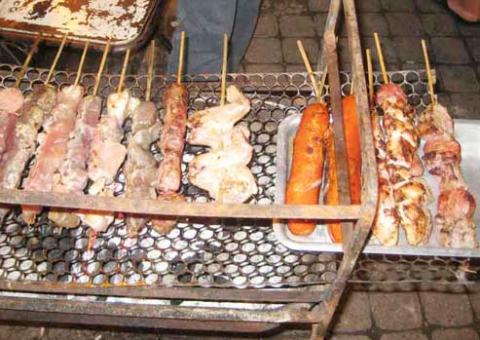 Romário é preso vendendo churrasquinho