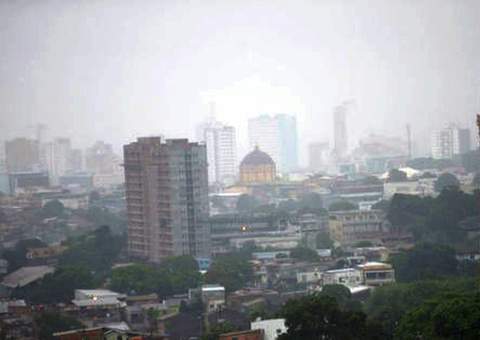 Chuva deixa a defesa civil em alerta