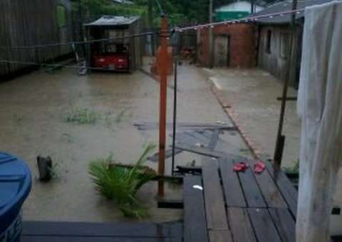 Chuva castiga área metropolitana e Manaus