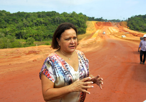 Obra da Cidade Universitária avança com pavimentação e alicerces de prédios